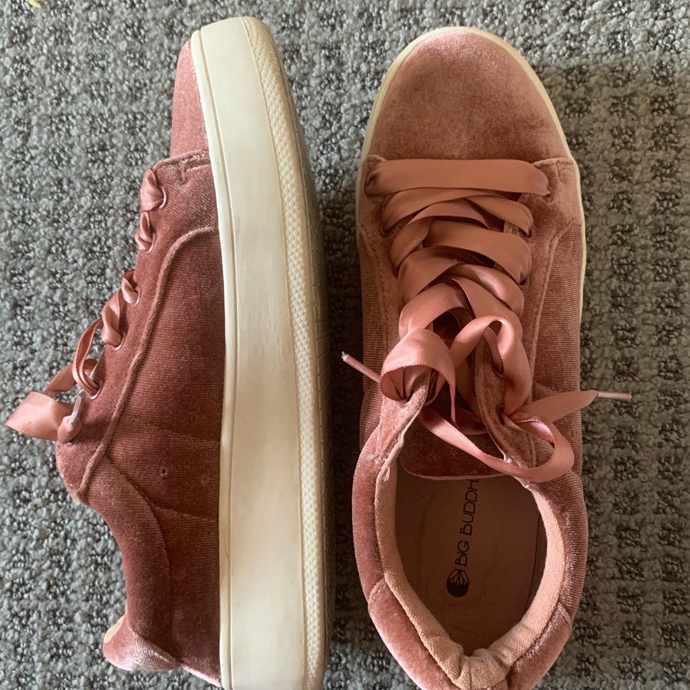 Rose big buddah velvet sneakers